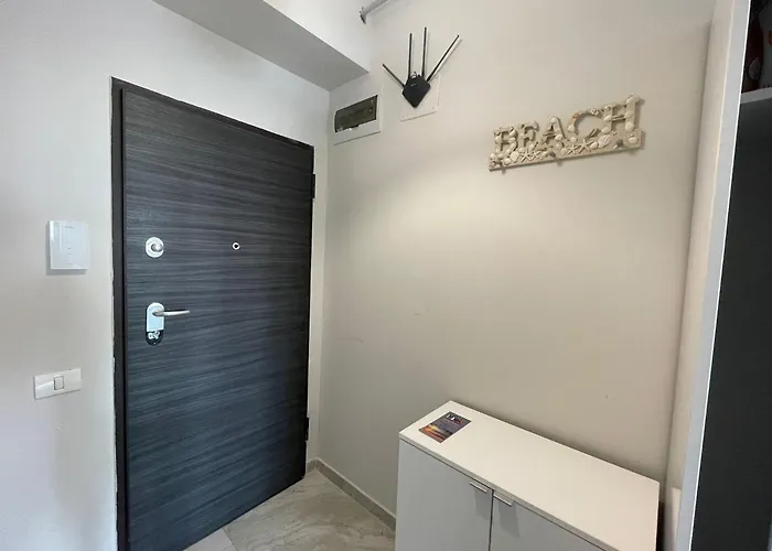 Apartment Luxor By Rs Navodari